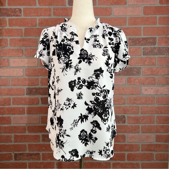 Black and White Short Sleeve Blouse | Small - Petite - Picture 3 of 10